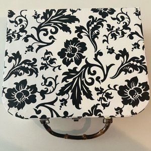 ❤️ 6 for 20 ❤️Black and white floral storage case with bamboo/wood handle